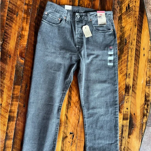 Levi’s faded black 501 cropped jeans - Picture 5 of 9